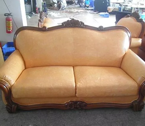 皮制沙发旧了怎么翻新