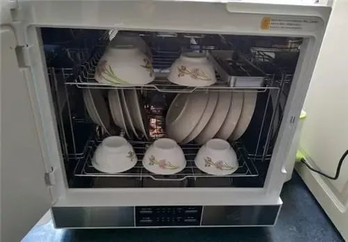 电脑组装显示器黑屏怎么办