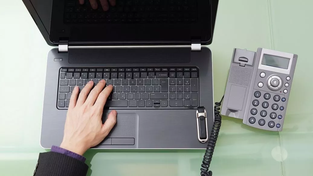 电脑组装显示器黑屏怎么办