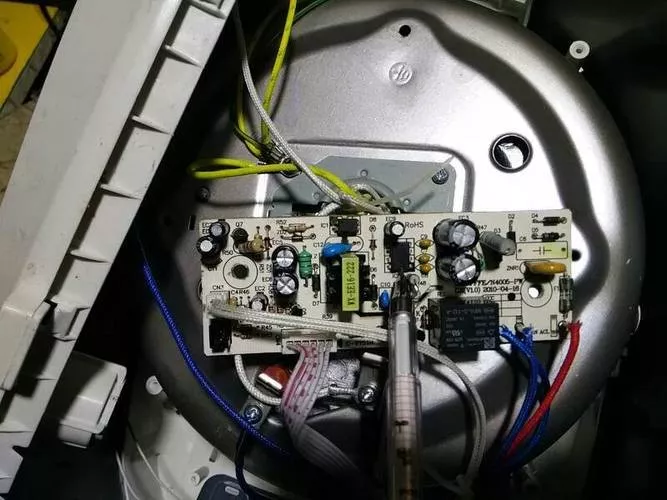 奔腾电饭煲显示e5怎么修