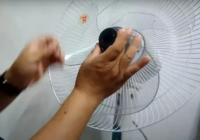 志高电风扇按键不灵怎么办
