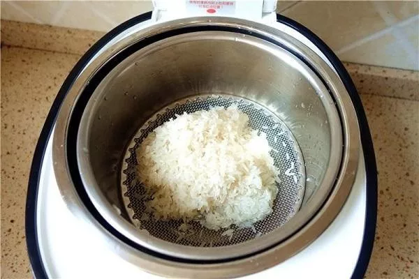 电饭煲有电不会煮饭怎么办