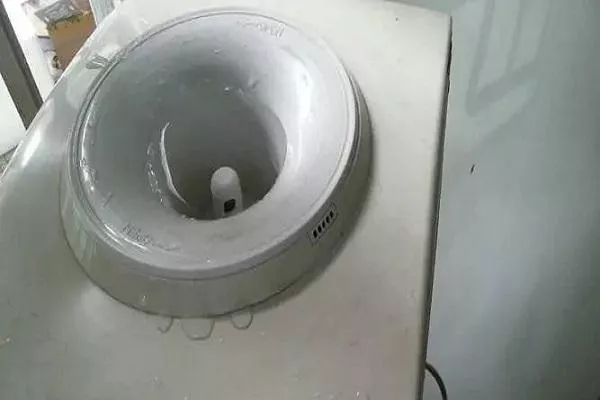 按压饮水机泵头漏水怎么修