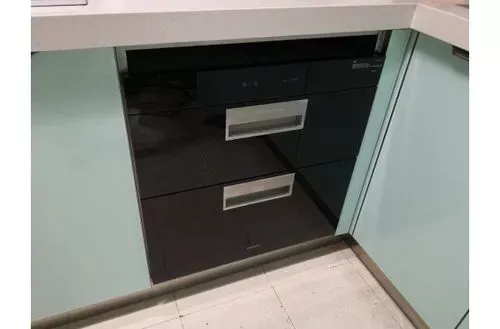 电脑组装显示器黑屏怎么办