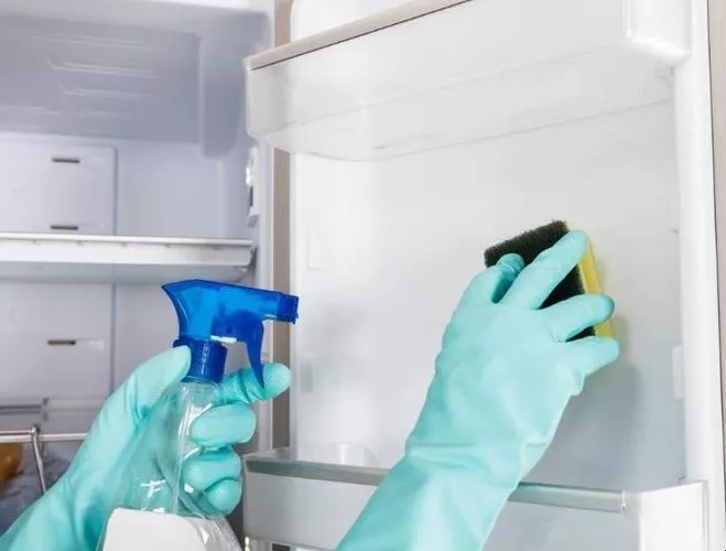 冰箱里面怎么清洗